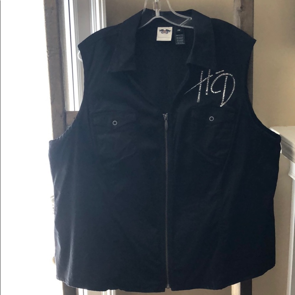 Harley Davidson black zip-front sleeveless top.